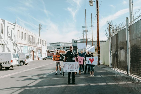 Which UK cities offer the most comprehensive tours on the history of British social movements?